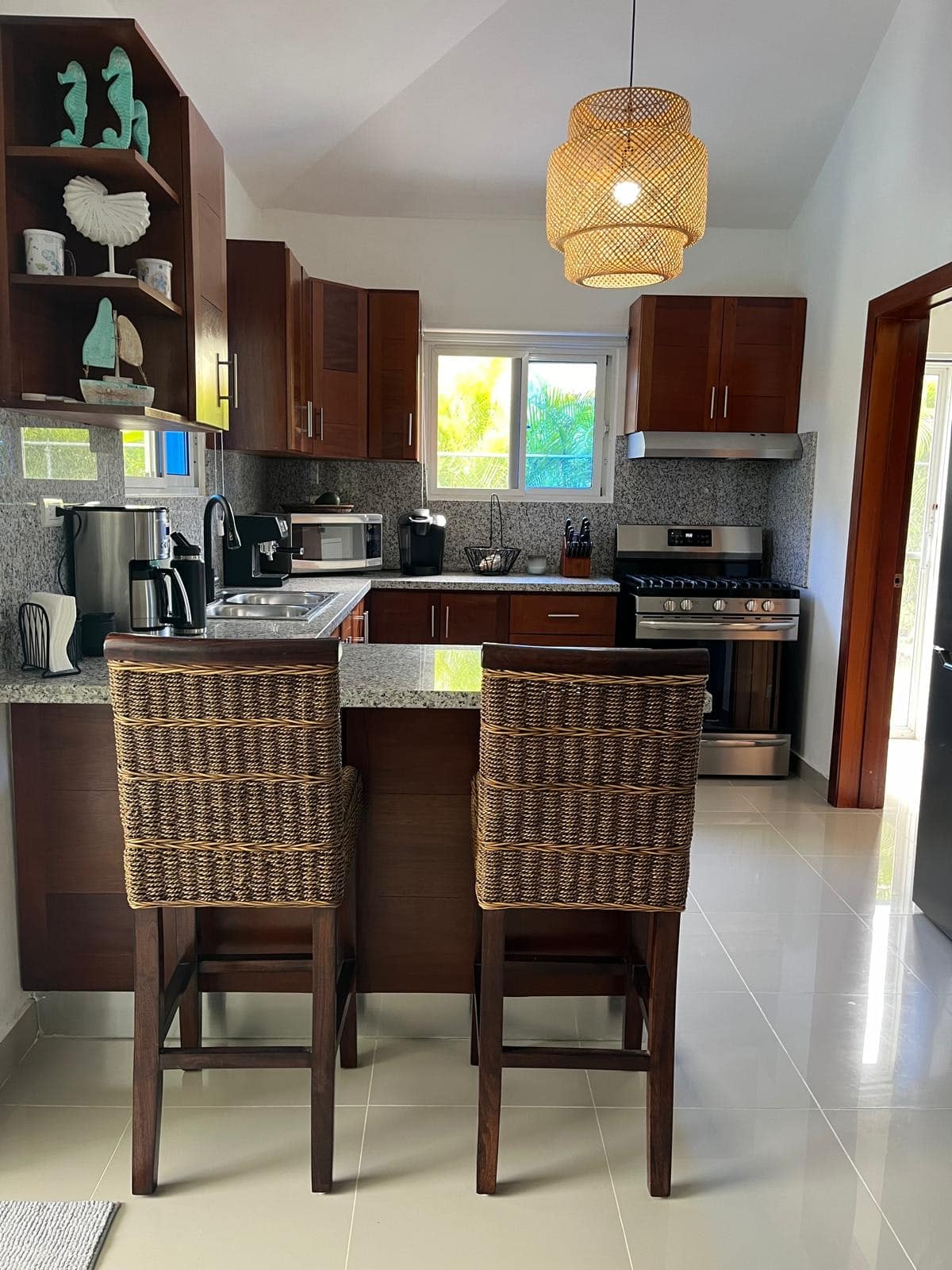 c40650f1-44a0-4de2-a851-9c04c1e90962