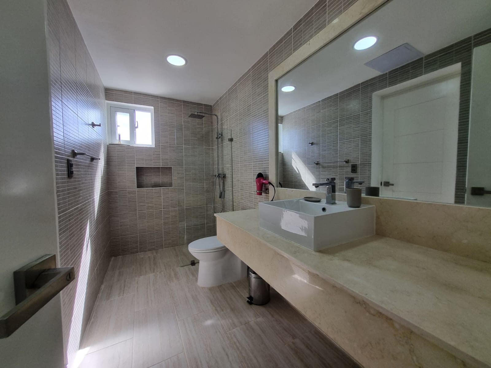 PHOTO-2024-12-13-12-04-51